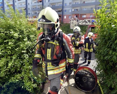 Kellerbrand - 16 Bewohner mussten Wohnhaus verlassen! | Foto: Heiko Matz