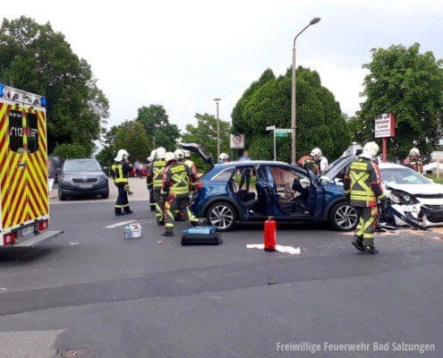 Schwerer Verkehrsunfall, acht teils schwer Verletzte!