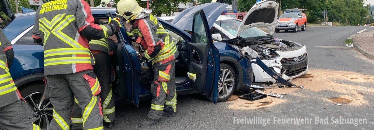 Schwerer Verkehrsunfall, acht teils schwer Verletzte!